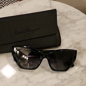 NWOT Salvatore Ferragamo Black Sunglasses